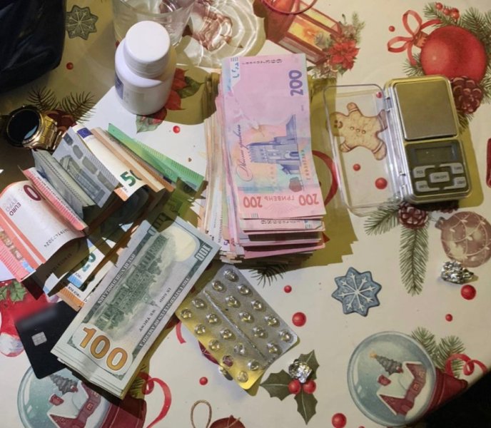 Поліцейські Ужгородщини затримали двох наркоторговців – 02