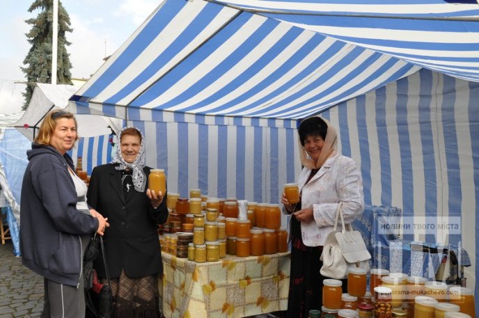 Мукачево бджолярське: у місті стартувало свято меду (ФОТОРЕПОРТАЖ) – 15