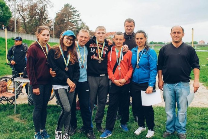 Мукачівські школярі плавали на катамаранах та рятували людей – 12