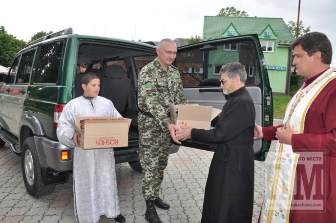 УПЦ Київського патріархату передала мукачівським прикордонникам посильну допомогу (ФОТО) – 03