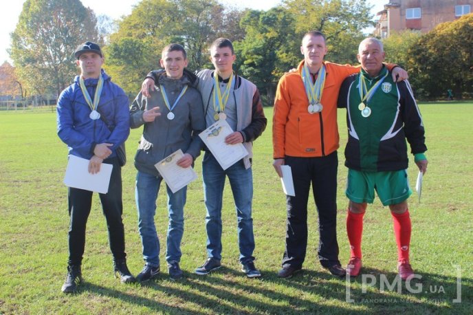 Гравців ФК "Сокіл" нагородили золотими медалями чемпіонату Мукачівщини з футболу – 08