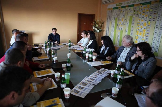 У "Народному фронті" Закарпаття обговорили рішення партійного З’їзду та проінспектували роботу осередків – 01