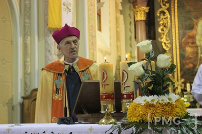 Яскраве святкування Дня святого Мартина у Мукачеві: парад ліхтариків, лицарські бої та вогняне шоу – 06 Яскраве святкування Дня святого Мартина у Мукачеві: парад ліхтариків, лицарські бої та вогняне шоу – 06