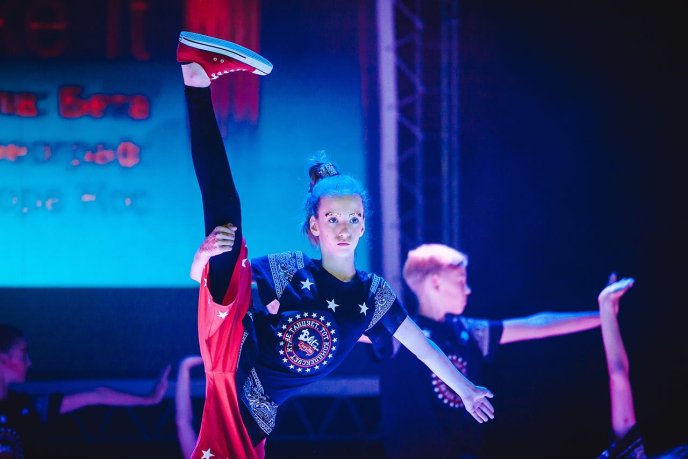 В Ужгороді студія сучасного танцю «Бліц» провела звітний концерт – 60