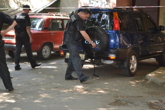 У мережі з’явились фото з пошуку вибухівки в Ужгороді – 03 У мережі з’явились фото з пошуку вибухівки в Ужгороді – 03