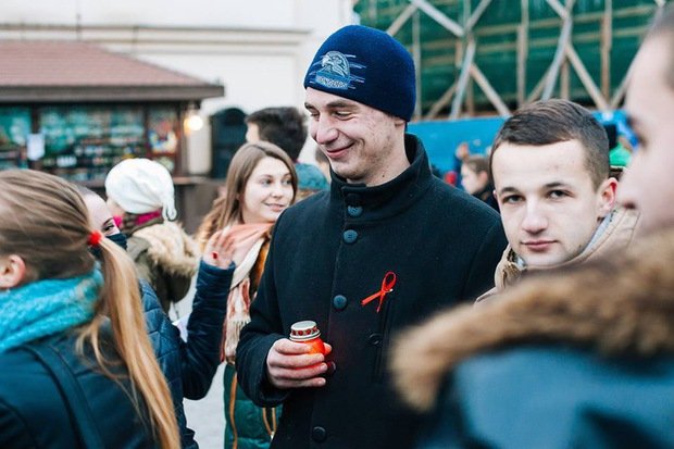 Ужгородці відзначили День боротьби зі СНІДом (ФОТО) – 04