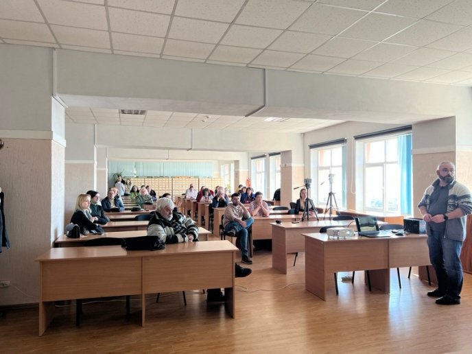 В УжНУ проводять лекції для переселенців про історію та культуру Закарпаття – 04 В УжНУ проводять лекції для переселенців про історію та культуру Закарпаття – 04