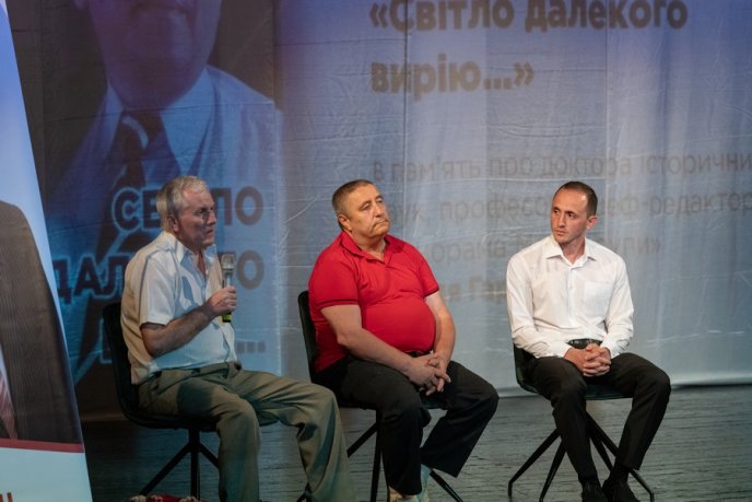 Вечір пам’яті Василя Гарагонича: презентація книги та теплі спогади рідних, друзів і колег – 05