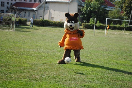 Мер Мукачева разом з президентом "Соколят" відкрив турнір з футболу на полі ЗОШ №10 (ФОТОРЕПОРТАЖ) – 01