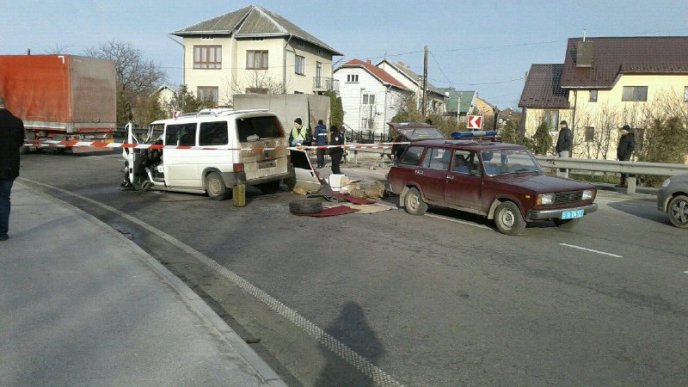 Закарпатець потрапив у жахливу ДТП на трасі "Київ-Чоп" – 02