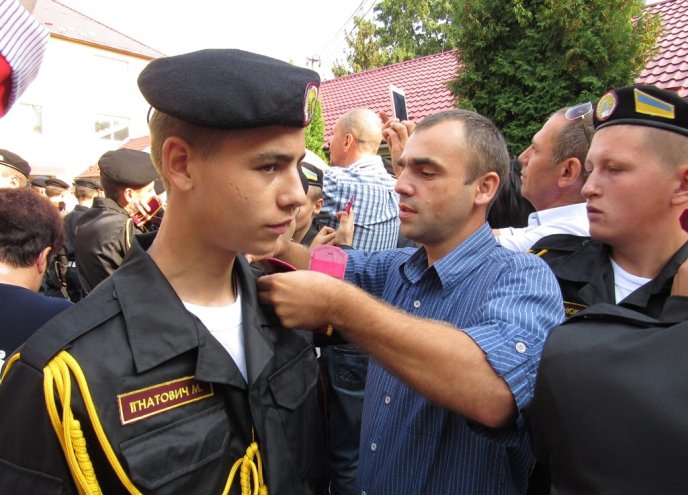 У Мукачеві військові ліцеїсти отримали перші погони – 06