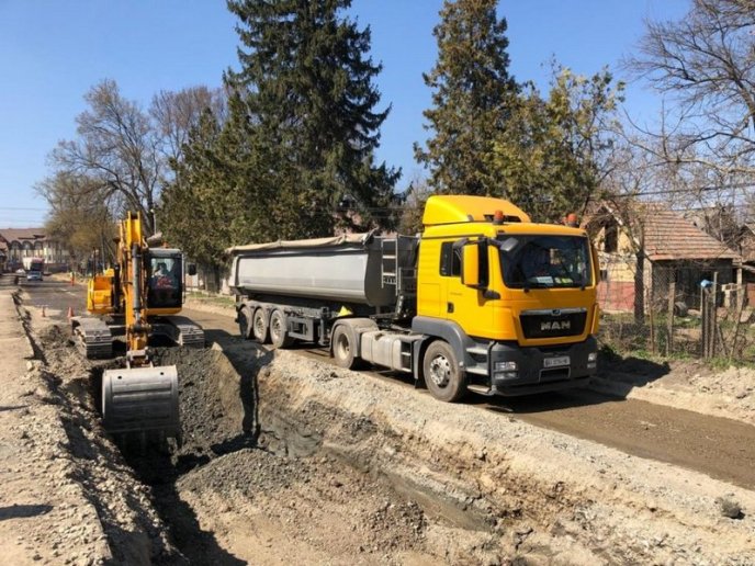 На Закарпатті ремонтують міжнародну трасу – 01