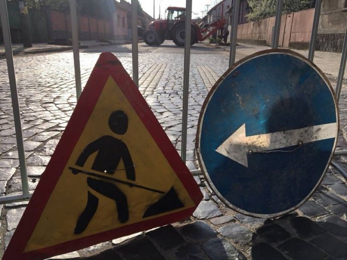 Сьогодні у Мукачеві обмежили рух на одній із вулиць – 02