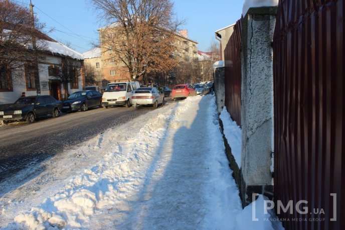 Слизькі дороги або безкоштовний атракціон фестивалю “Червене вино” – 08 Слизькі дороги або безкоштовний атракціон фестивалю “Червене вино” – 08