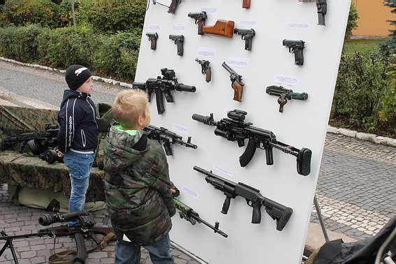 Ужгородці урочисто відзначили День захисника України – 10