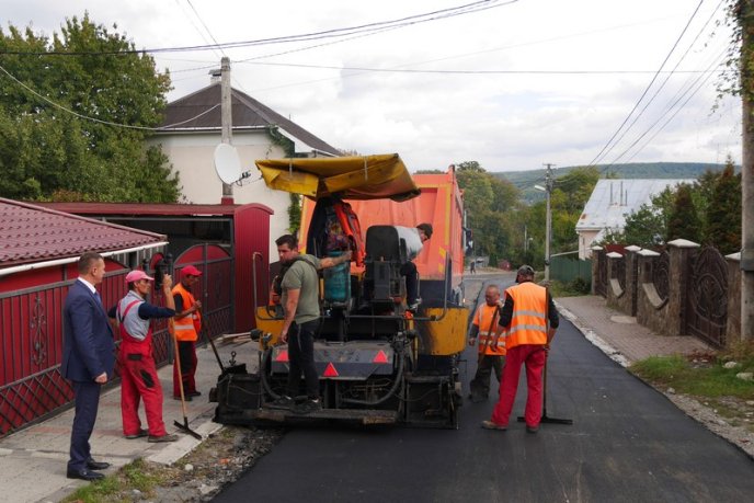В Ужгороді завершують капремонт на одній із вулиць – 02