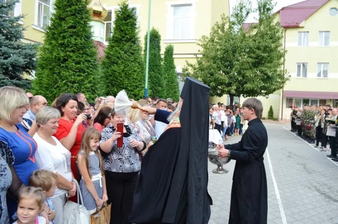 На 16-ту річниці з дня заснування Мукачівського військового ліцею завітав владика Феодор – 04