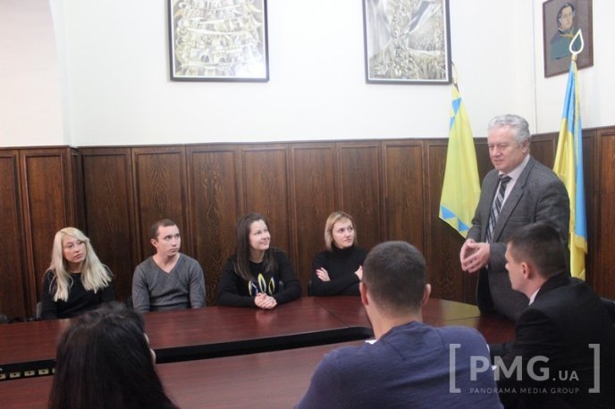 Мукачівських волонтерів відзначили подяками – 01