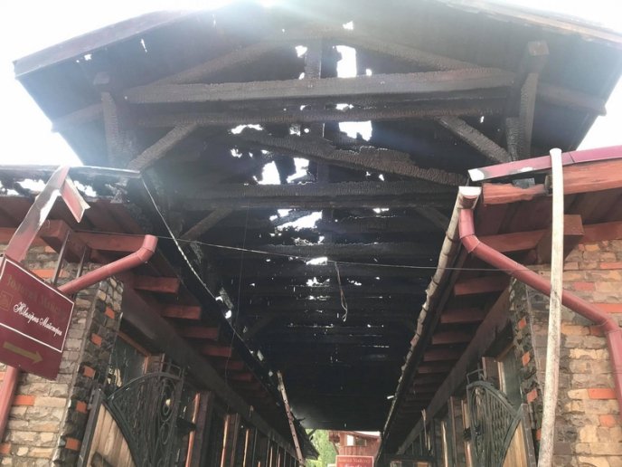 Пожежа у Мукачеві: горів торговий провулок по вулиці Духновича – 06