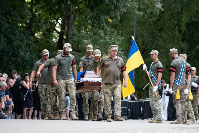 В області поховали Героя, який воював на фронті понад 2 роки – 02 В області поховали Героя, який воював на фронті понад 2 роки – 02