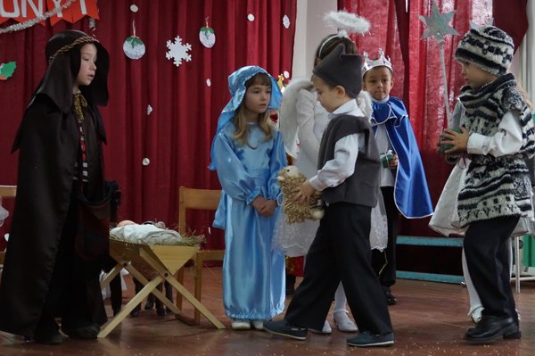 Учасники фестивалю «Віфлеємська зіронька» у Тячеві потішили колядками угорською мовою – 06