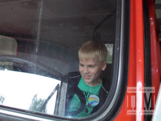 Мукачівські пожежники влаштували день відкритих дверей для школярів (ФОТОРЕПОРТАЖ) – 14