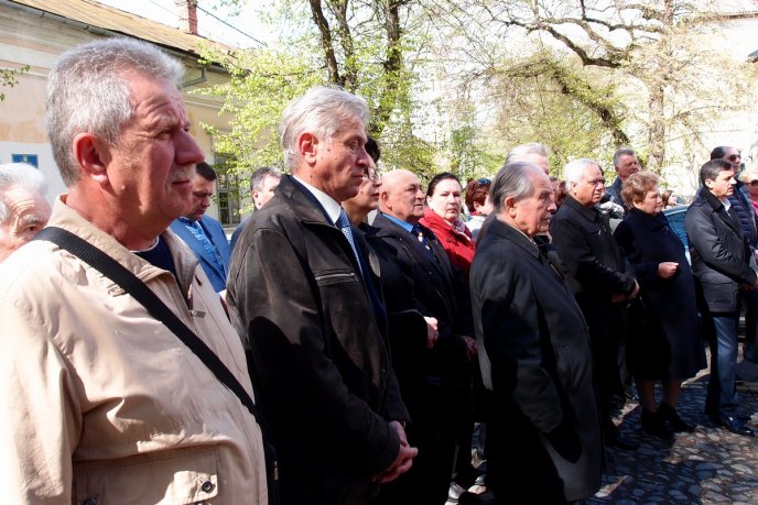 В Ужгороді відкрили пам’ятну дошку видатному краєзнавцю Юрію Саку – 06