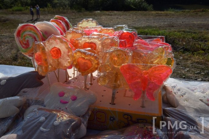 "Успенський" ярмарок у Мукачеві: ціни на смаколики – 13