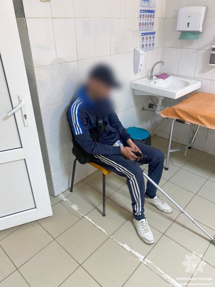 Вночі в Ужгороді водій скоїв аварію і втік – 02 Фото — УПП Закарпатської області