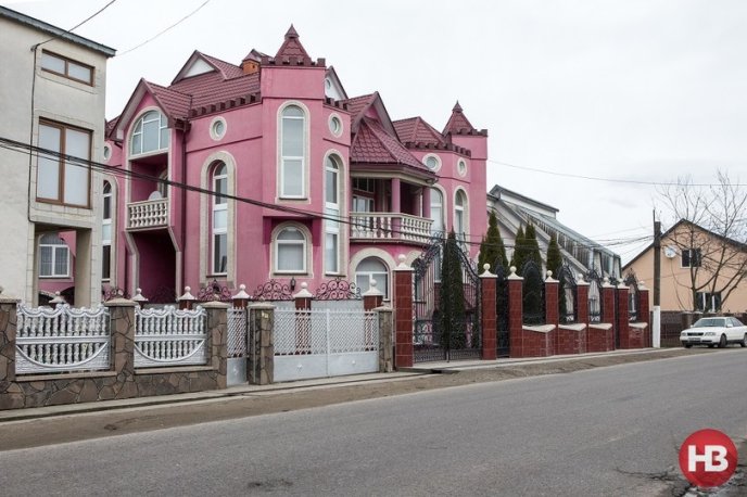 Як заробітчани перетворили невелике село на Закарпатті на елітне котеджне селище – 13