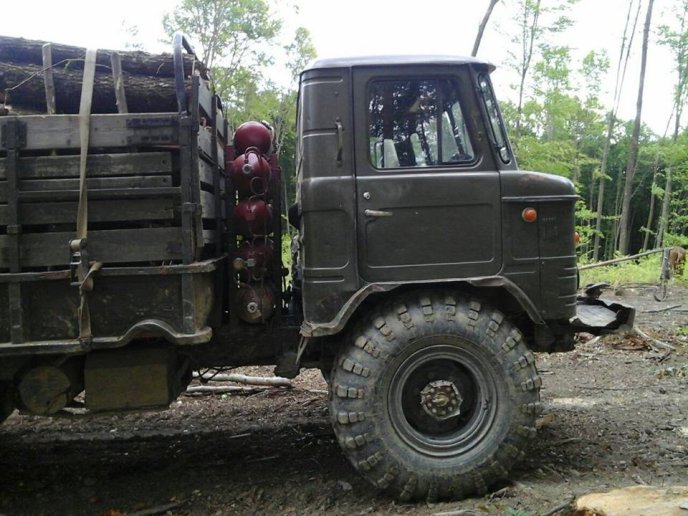Патрульні поліцейські затримали "лісових" контрабандистів – 01 Патрульні поліцейські затримали "лісових" контрабандистів – 01