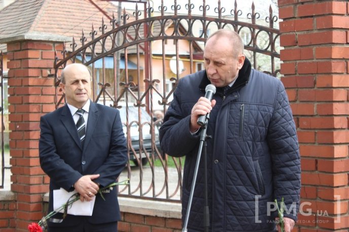 У Мукачеві відкрили меморіальну дошку бійцю АТО Руслану Ігнатишину – 12