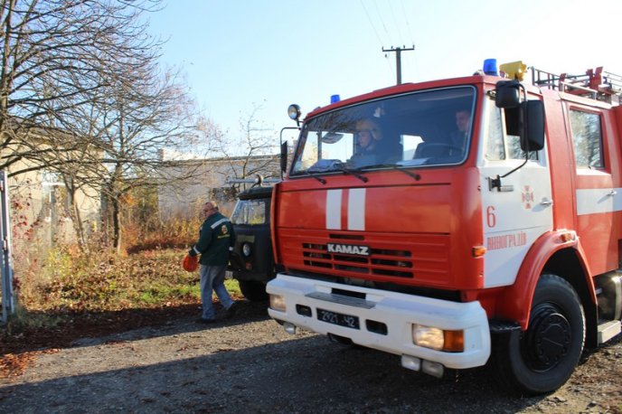 У Виноградові на території підстанції рятувальник провели тактичні навчання – 01
