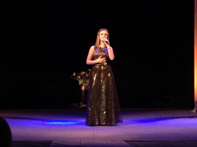 У Мукачеві відбувся концерт за участі зірки "Голосу країни" отця Олександра Клименка – 02