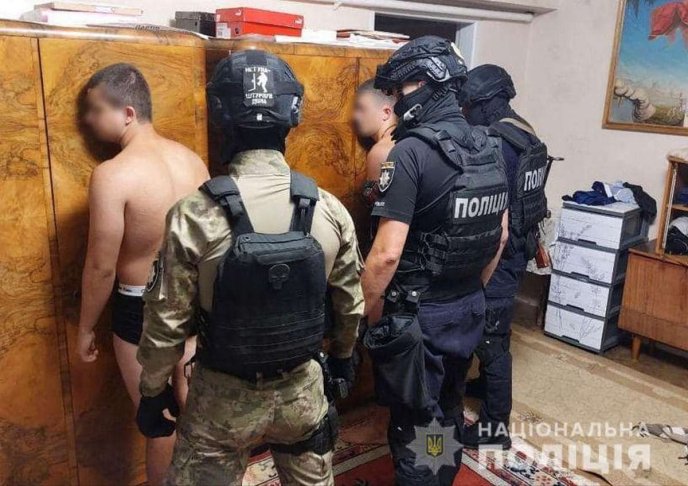 У Мукачеві пограбували підприємця. Вкрали чималу суму грошей – 01