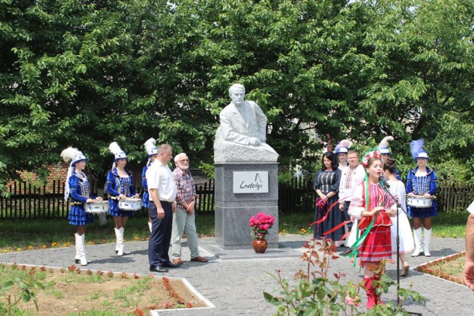 У Климовиці відкрили пам’ятник всесвітньовідомому закарпатцю – 09