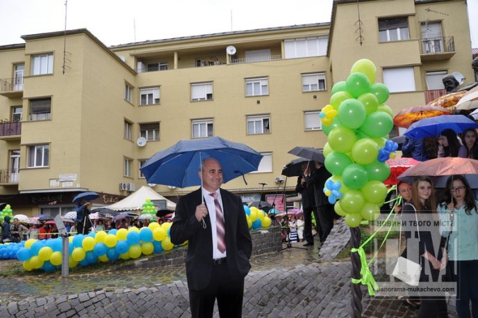 Парад випускників в центрі Мукачева: як це було (ФОТО) – 20