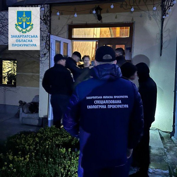 Закарпатській чиновниці повідомили про підозру – 02