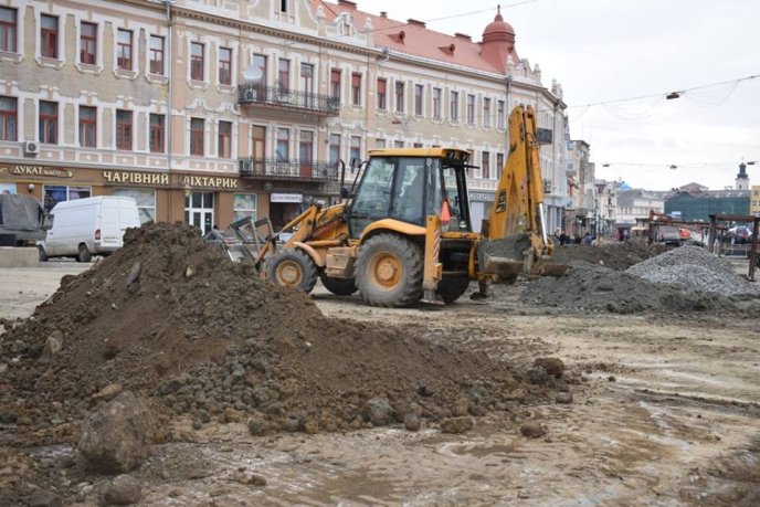 На площі Шандора Петефі в Ужгороді завершується перший етап реконструкції – 04