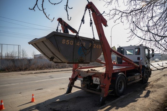 Ужгород прибирають після зими – 05