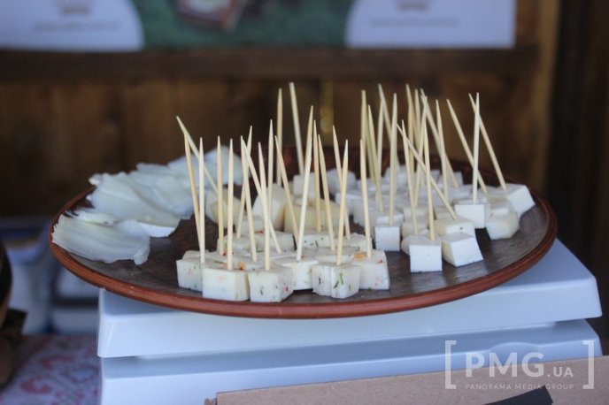 У Мукачеві розпочався фестиваль "Огинь і мнясо": асортимент та ціни – 08