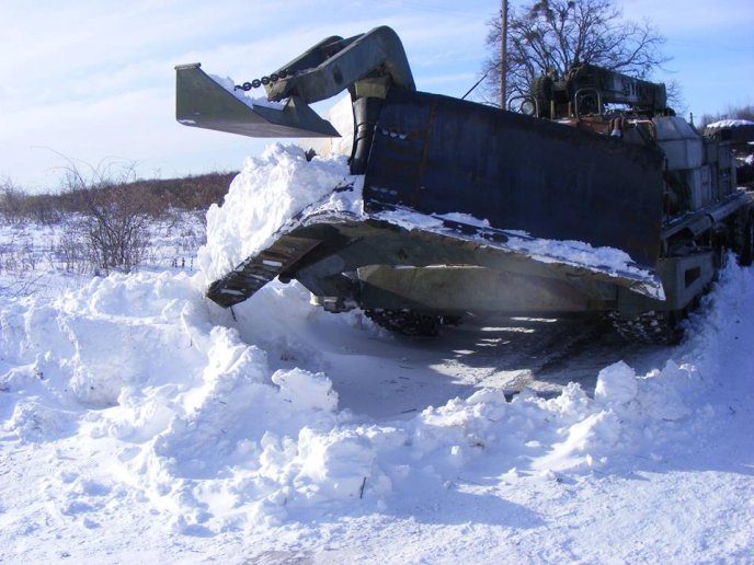На Мукачівщині військові долучились до очищення доріг району від наслідків снігопаду – 02 На Мукачівщині військові долучились до очищення доріг району від наслідків снігопаду – 02