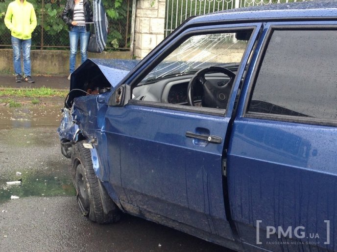 На вулиці Червоноармійській в потрійному  ДТП дивом вціліли люди – 10