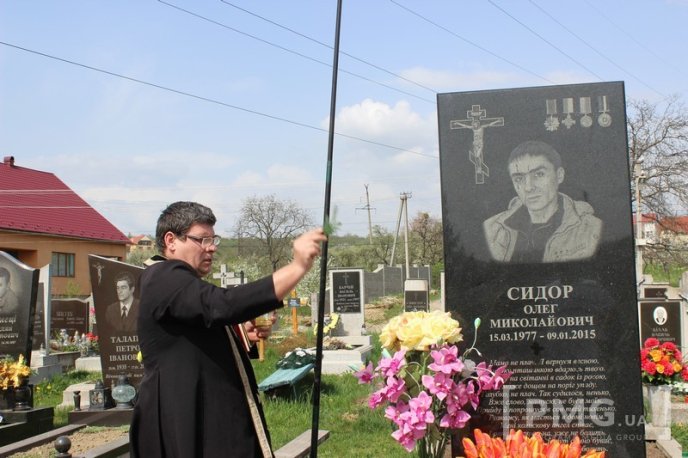 На Мукачівщині освятили пам’ятний знак бійцю АТО Олегу "Скіфу" Сидору – 13