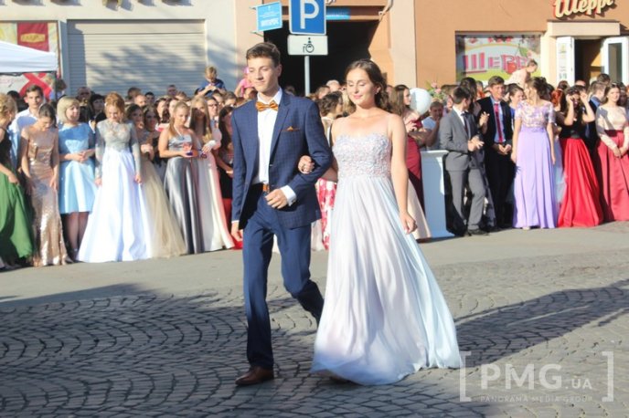 У Мукачеві нагородили випускників-медалістів – 28