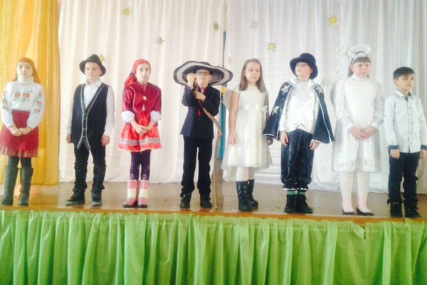 Діти з сіл Тереблянської долини колядували у Буштині – 15 Діти з сіл Тереблянської долини колядували у Буштині – 15