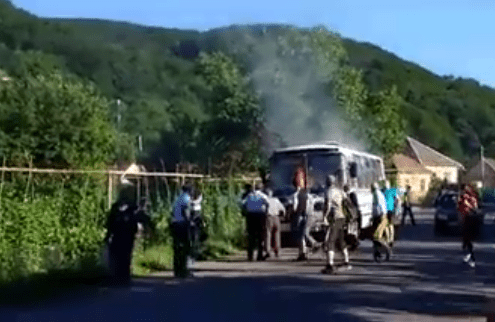 На Мукачівщині загорівся переповнений пасажирами автобус – 02