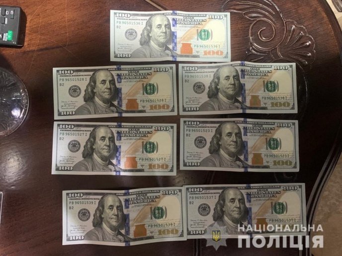 Розбійний напад на Закарпатті: чоловіки з пістолетами в руках увірвались в дім і погрожували вбити дитину – 01