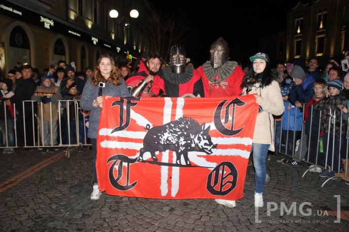 Парад ліхтариків та лицарські бої: як у Мукачеві відзначали День святого Мартина – 44