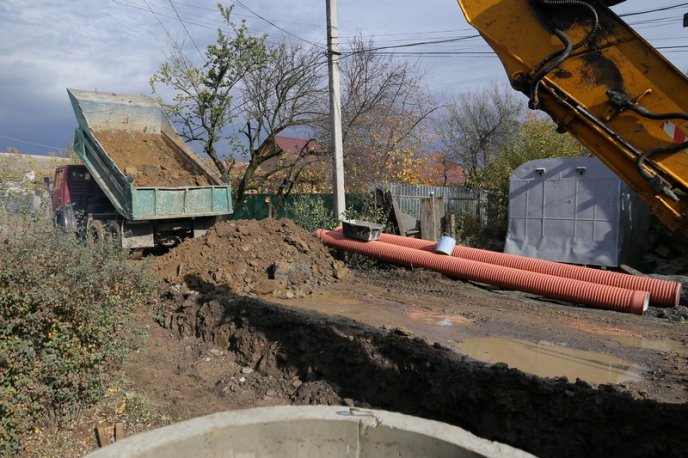 У Мукачеві зводять каналізаційну мережу на 16 вулицях – 02